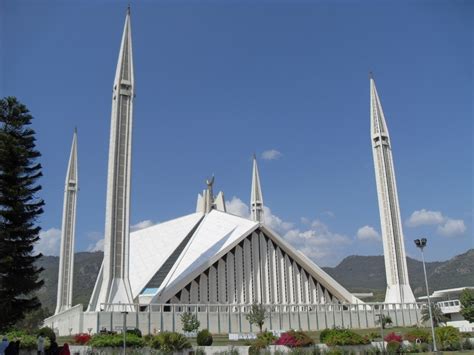  Faisal Mosque! En Mosaik av Arkitektur och Andlig Förtjusning