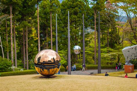  Hakone Open-Air Museum – En konstfull utflykt bland natur och skulpturer!