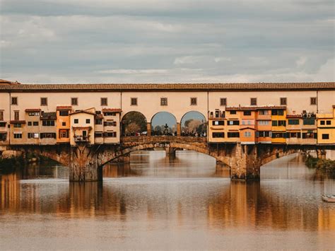 Ponte Vecchio i Florens - En romantikfylld promenad genom historien!