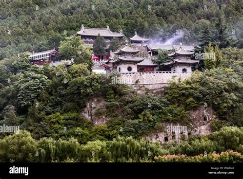  Xiangshan Tempel: En oas av stillhet mitt i den livliga staden Jiaxing!